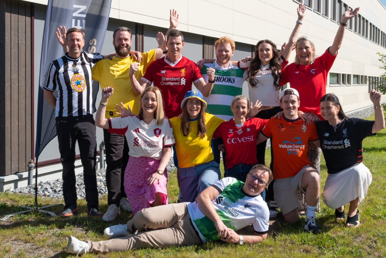 I dag er det FotballtrøyeFredag – til støtte for barn og unge med kreft.